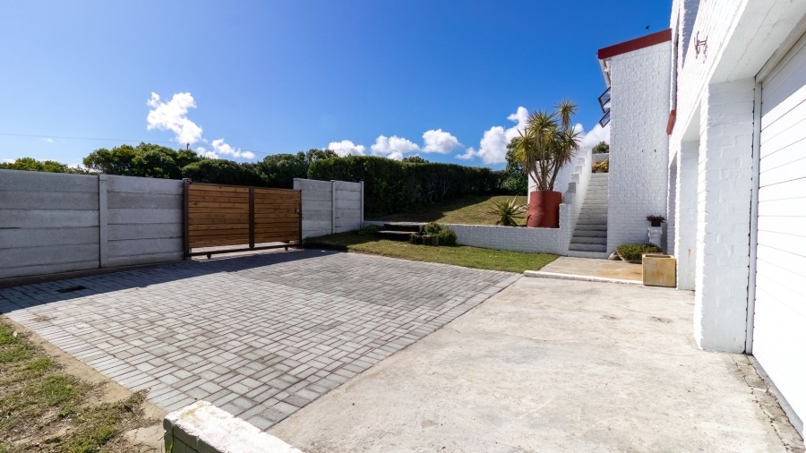 4 Bedroom Property for Sale in Pearly Beach Western Cape